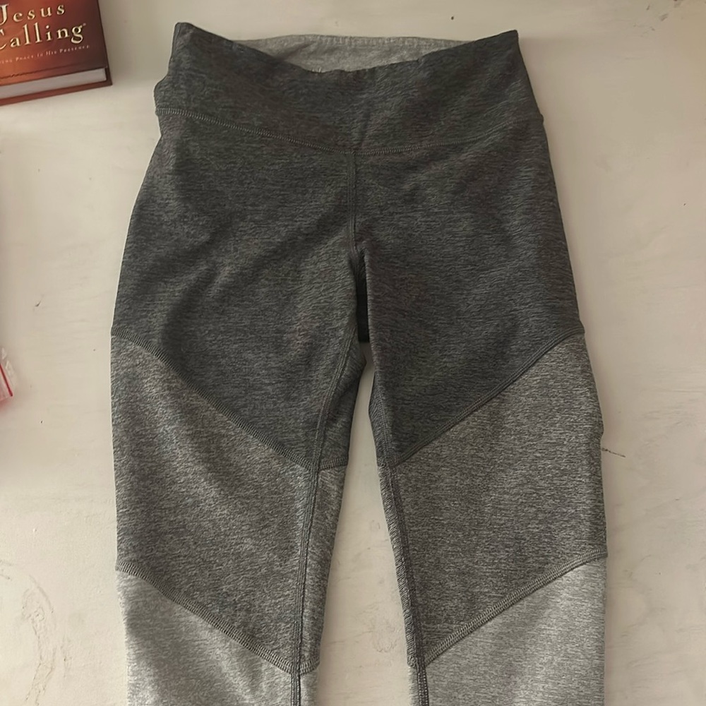 Outdoor voices 3 tier grey leggings XS